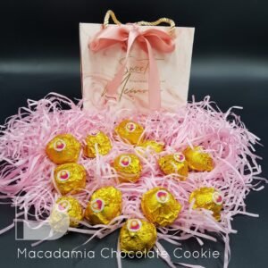 macadamia chocolate cookie